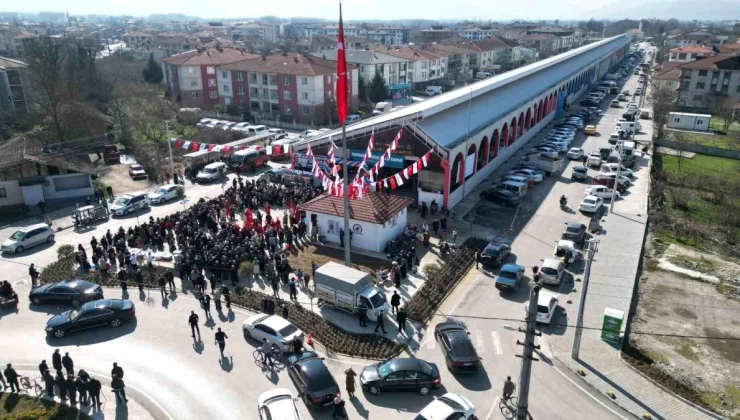 Düzce Belediyesi tarafından inşa edilen Merkez Pazaryeri açıldı