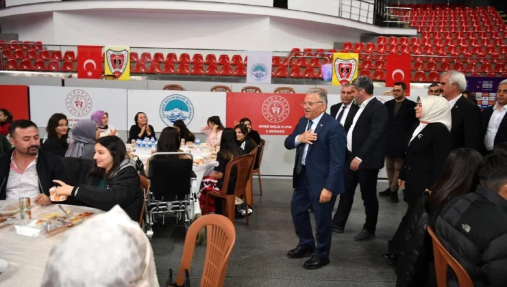 Başkan Büyükkılıç’tan Kayseri’de bir ilk: Kuaför Güzellik Fuarı