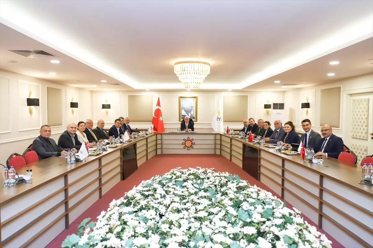 İYİ Parti’den Başkanlık Divanı Toplantısı