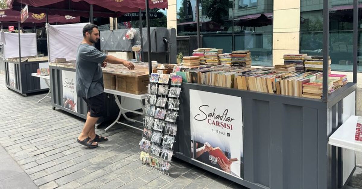 Sanat Sokağı’nda kitapseverleri bekleyen sahaflar, sahaflık geleneğinin değişimini anlattı