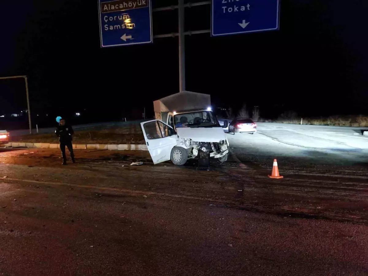 Çorum’da Kaza: 2’si Ağır 6 Yaralı