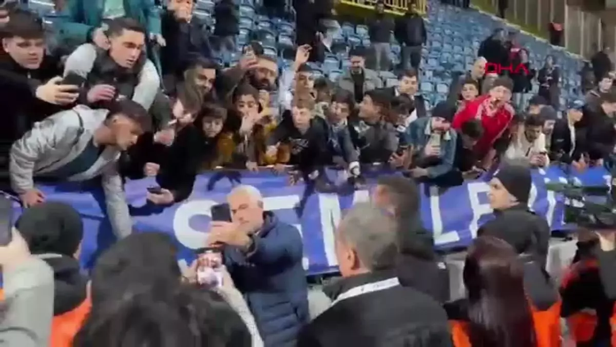 Mourinho’dan Kasımpaşa Taraftarına Jest